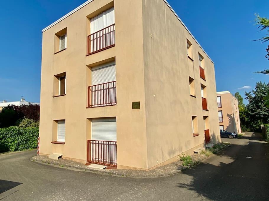אוקזר T2 Cosy Proche Hopital + Parking Gratuit Sur Place מראה חיצוני תמונה