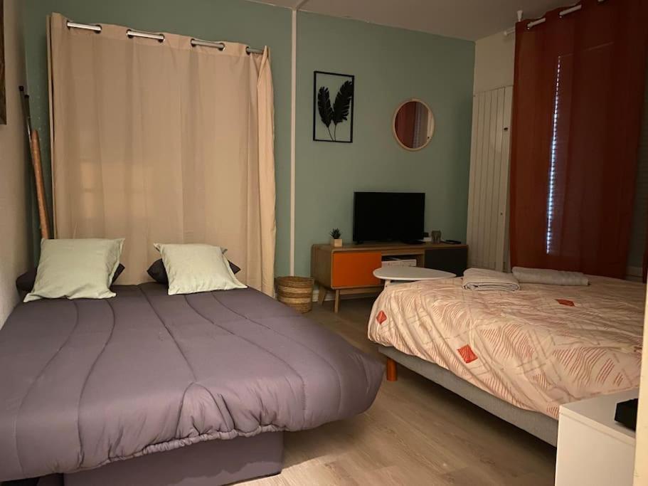 אוקזר T2 Cosy Proche Hopital + Parking Gratuit Sur Place מראה חיצוני תמונה